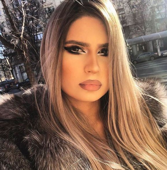 Cum arată “bomba sexy” a lui Denis Drăguș, atacantul echipei naționale! Avem imagini de colecție | GALERIE FOTO