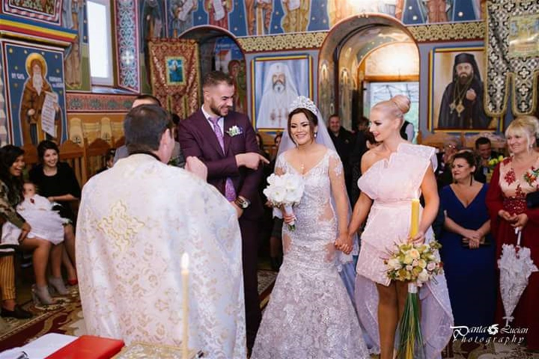 Anunţul făcut de cea mai sexy cântăreaţă de muzică populară: ”Am încetat să iubesc!”