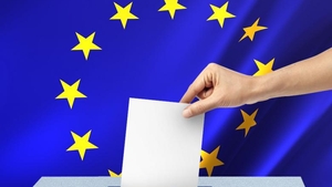 Ora 18.00 BEC, prezența la vot: Europarlamentare-39,01%, Referendum- 32,49%