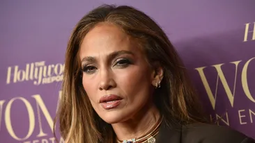 Jennifer Lopez le răspunde tranșant celor care o critică: „Dacă ai avea fundul meu, ai umbla dezbrăcată!”