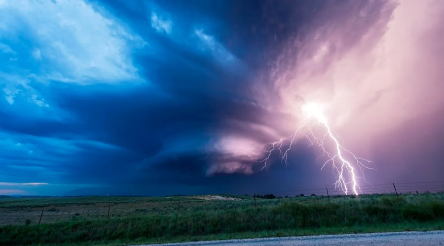 Furtuna Nils lovește Europa. Meteorologii au emis avertizări de vreme severă