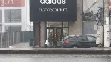 Brigitte Sfat este chibzuita cu banii! I-a luat fiului ei echipament sportiv de la un magazin cu preturi de fabrica!