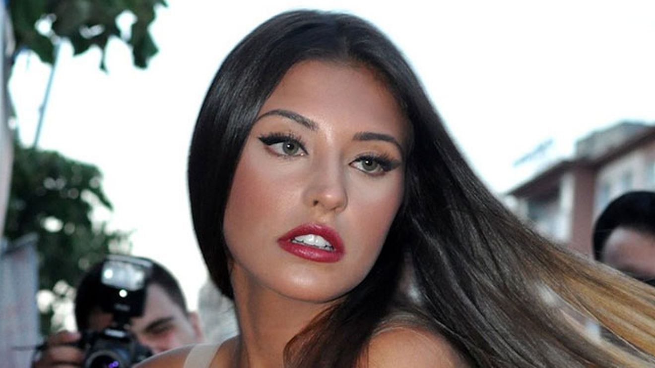 Alex Velea nu e barbatul visurilor ei? Antonia a ajuns pe site-urile de matrimoniale din Germania si "racoleaza" clienti romani