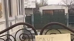 Nu e glumă! Ce mesaj a putut să-și pună românul pe gard. Imaginea a ajuns virală