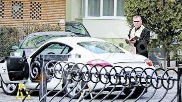 Si-a dus bolidul la biserica sa-l scape de blesteme! Oana Zavoranu si-a sfintit masina