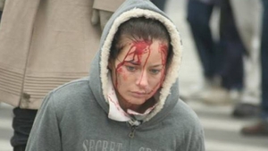 Imagini SOCANTE cu Laura Cosoi! A iesit in plina strada batuta mar si taiata pe fata! Nimeni nu a sarit sa o ajute!