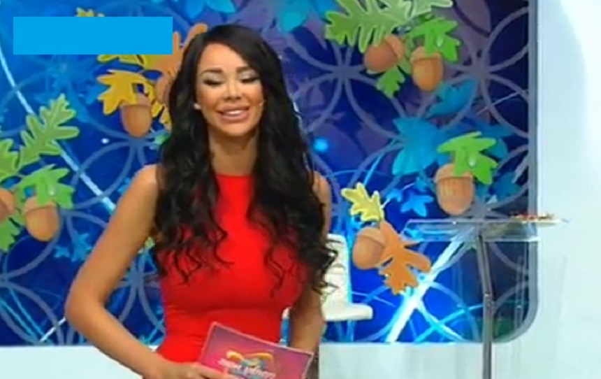 VIDEO & FOTO / Bianca Drăguşanu, schimbare radicală de look! Iubita lui Victor Slav a renunţat complet la blond: „Culoarea asta te prinde foarte bine”
