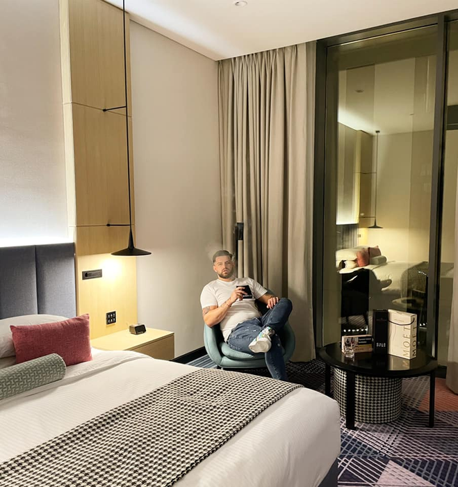 ”Șeicul”, răsfățatul clanului Brătianu, vacanță de lux la Dubai alături de iubită! GALERIE FOTO