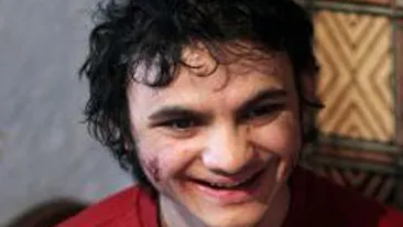 Romania secolului 21: Un baiat este tinut legat in lanturi! Daca se dezleaga, isi rupe carnea de pe el!