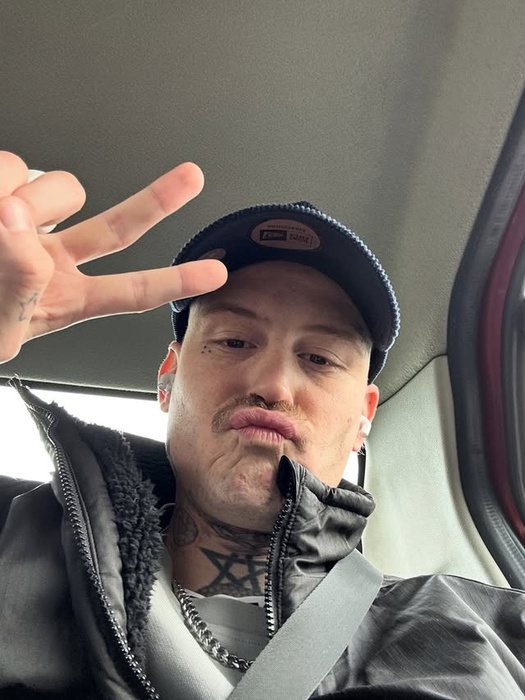 Iustin HVNDS va participa la noul sezon Survivor România. Foto: Instagram
