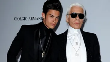 Baptiste Giabiconi a venit in Romania ca sa dezminta zvonurile ca s-ar iubi cu directorul de creatie de la Chanel: Imi plac femeile la nebunie! Karl Lagerfeld e ca si tatal meu