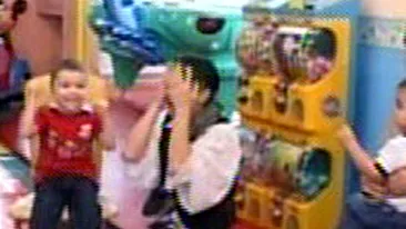 Adriana Bahmuteanu, extrem de fericita la ziua fiului ei. Uite ce petrecere i-a facut lui Maximus si cum s-a distrat printre copii: Silviu, te astept aici, nu te bate si nu te musca nimeni