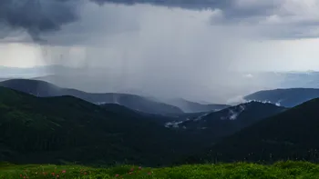 Prognoza meteo azi, 16 aprilie 2026. Vremea se schimbă brusc: furtuni, descărcări electrice și grindină, în timp ce restul țării se încălzește până la 23°C