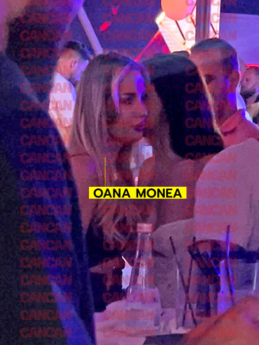 Oana Monea şi prietena ei în club