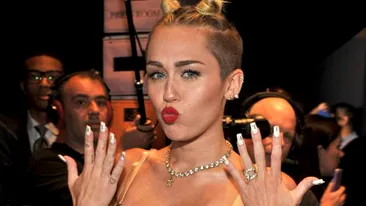 Casa cântăreţei Miley Cyrus, spartă de hoţi, înainte de ziua sa de naştere