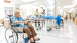 O infirmieră din Slatina, agresată de o pacientă de 63 de ani. Femeia a încercat să plece din spital