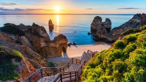Destinația europeană unde vacanțele s-au ieftinit în 2026. Cât costă mesele și băuturile