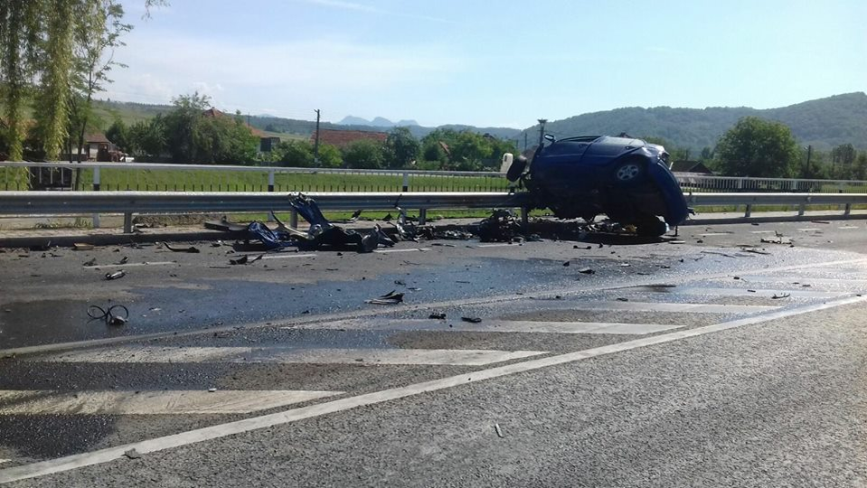 Caz șocant în Arad! Și-a înjunghiat soția în inimă, iar apoi s-a sinucis într-un accident