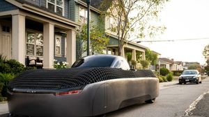 A fost lansată prima mașină zburătoare din lume. Cum arată și ce preț de pornire are