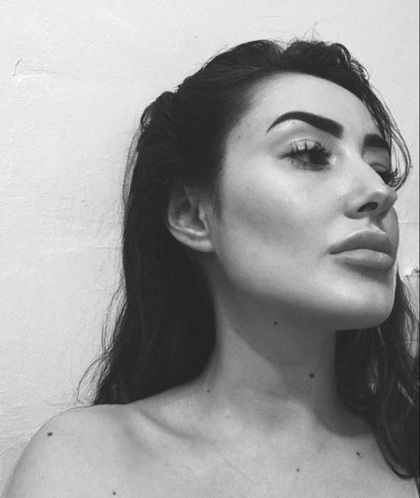 Fiica lui Horia Moculescu lucrează într-un club de noapte. (sursă - social media)