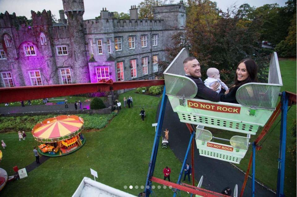 Luptătorul Conor McGregor şi-a creştinat fiul! Imaginile de la botezul micuţului sunt de poveste şi au lăsat pe toată lumea cu gura căscată
