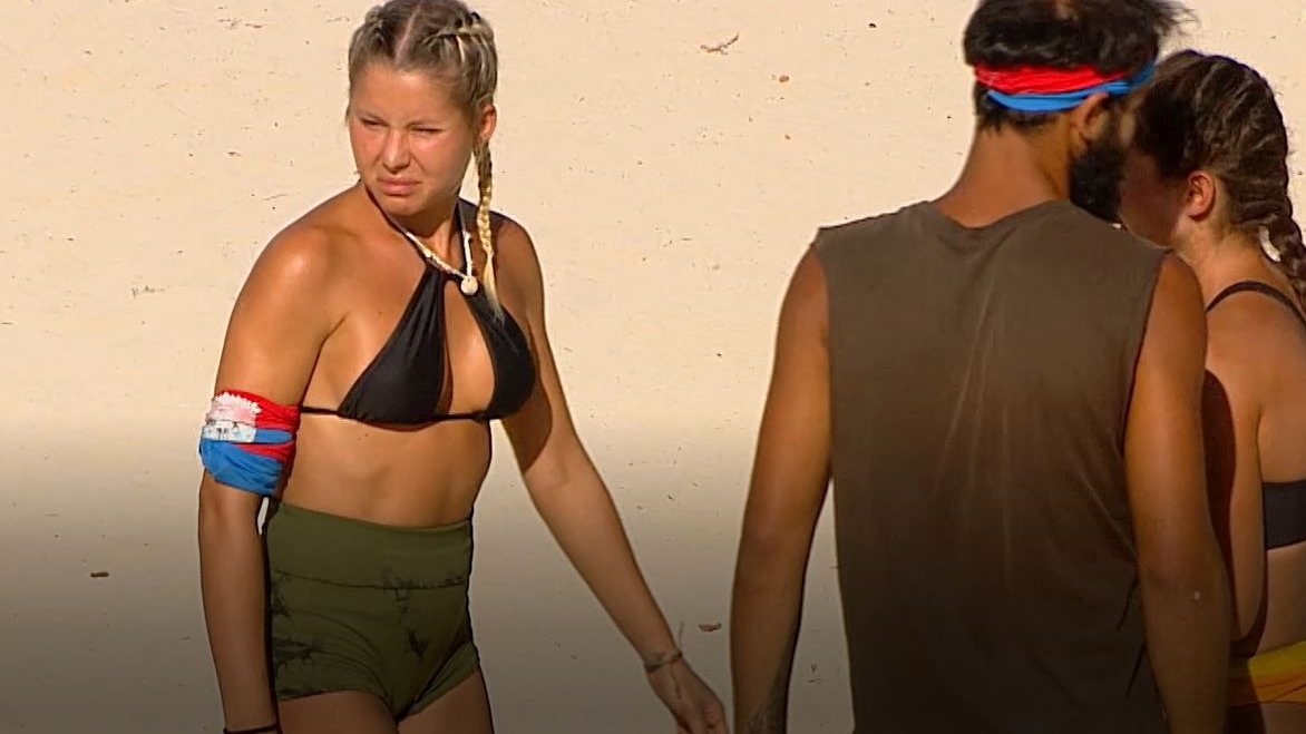 I-a "explodat" faţa la Survivor! Carmen Grebenişan nu mai arată aşa cum o ştiai. Galerie FOTO
