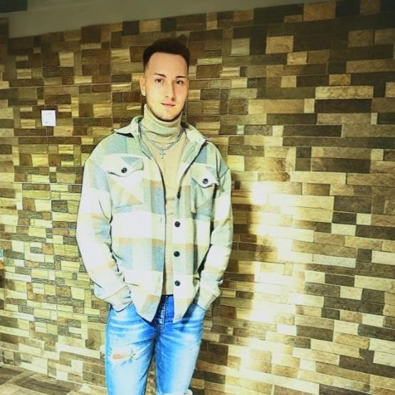 Ionuț de la Moinești îl acuză pe Frmușelu de privare de libertate și violentă