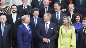 Președintele României, lângă Donald Trump și regele Olandei la summitul NATO de la Haga. Anunțul surpriză al președintelui SUA