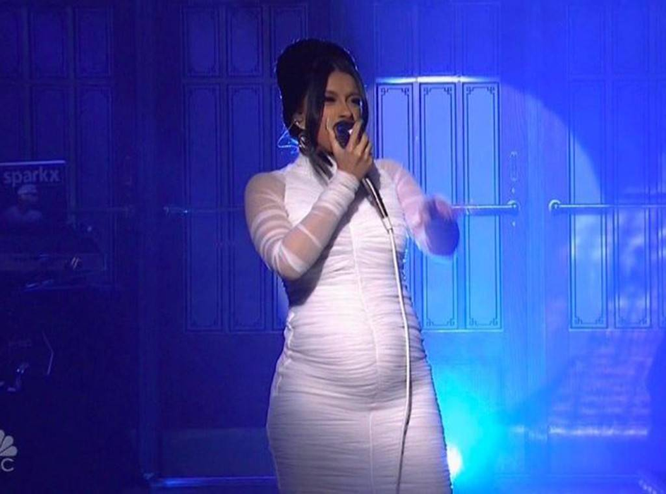 Cardi B este însărcinată! Primele poze cu burtica de gravidă a cântăreței