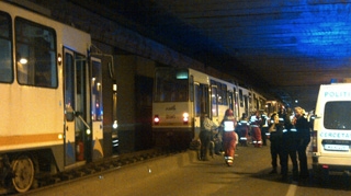 Accident cu  4 tramvaie, in Pasajul  Lujerului din  Capitala! 53  de raniti, 8 in stare grava