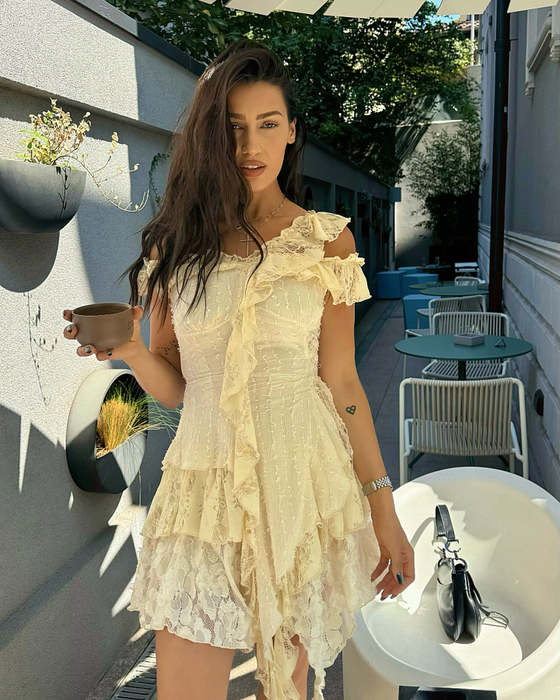 Alina Eremia rupe tăcerea după ce fanii i-au zis că e însărcinată: „Sunt sănătoasă și mă simt bine”