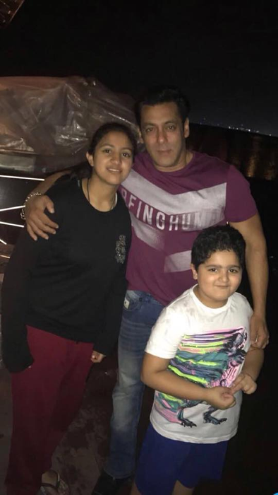 Cu cine a fost fotografiat Salman Khan in India, in timp ce Iulia Vantur era in Romania, la “Cerbul de Aur”