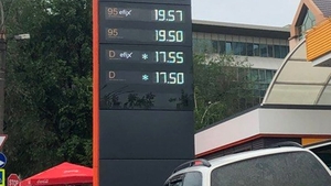 Uragan de scumpiri în România: Benzina - 14.5 lei. Cât va costa 1 litru de motorină de la 1 septembrie 2022
