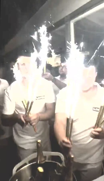 Șampaniile Armand de Brignac nu au lipsit