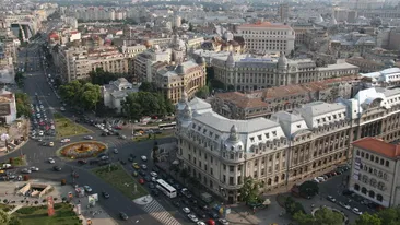 O femeie a injunghiat un barbat pe o banca din zona Pietei Universitatii din Capitala. Politisti, martori la scena