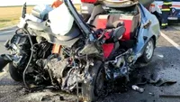 Doi adulți și un copil și-au pierdut viața în urma unui accident grav! Autoturismul în care se aflau s-a izbit de un TIR