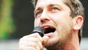 Ce concurent de la "Vocea Romaniei" seamana cu Gerard Butler. Asemanarea este de-a dreptul izbitoare!