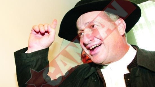 Conu' Dinescu si-a facut ferma de struti