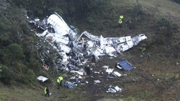 Avion prăbuşit în munţi! Anunţul înfiorător făcut de salvatori