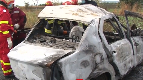 Accident grav în Mizil! Un tânăr de 23 de ani a murit carbonizat. Mașina în care se afla s-a izbit de un TIR