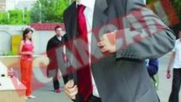 104 cartonase inchid gura mare a unui presedinte