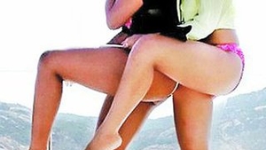 Ce a facut Rihanna in vacanta de pe Mediterana: S-a destrabalat cu fetele