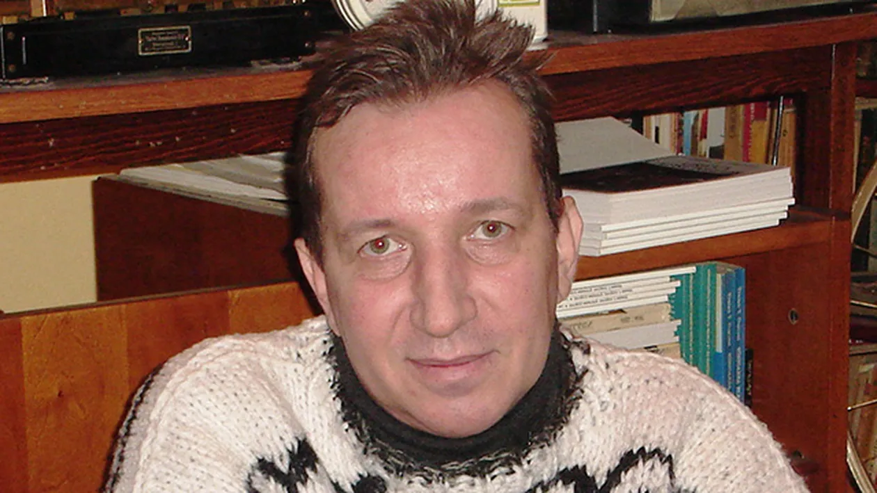 Poetul Traian T. Coşovei a murit astăzi, la vârsta de 59 de ani