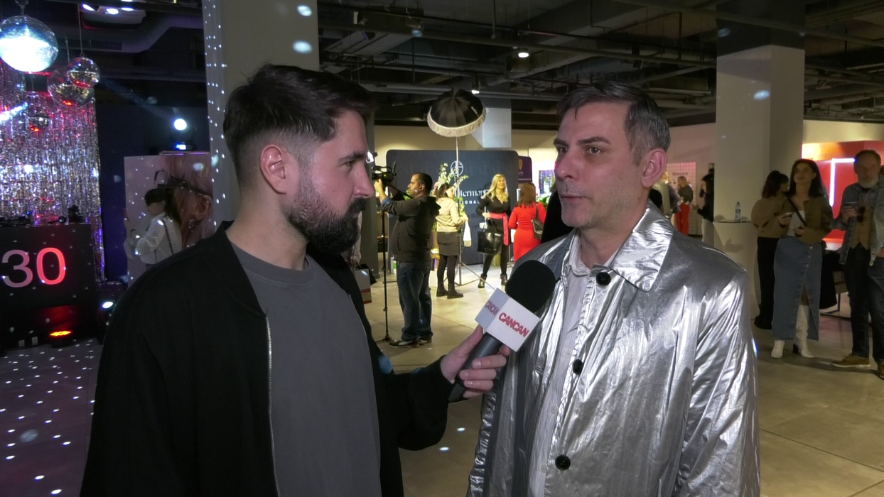 Este pentru prima dată când un critic de modă o evaluează pe emblema PRO TV. Ovidiu Buta a luat-o la ”rost” pe Andreea Esca!
