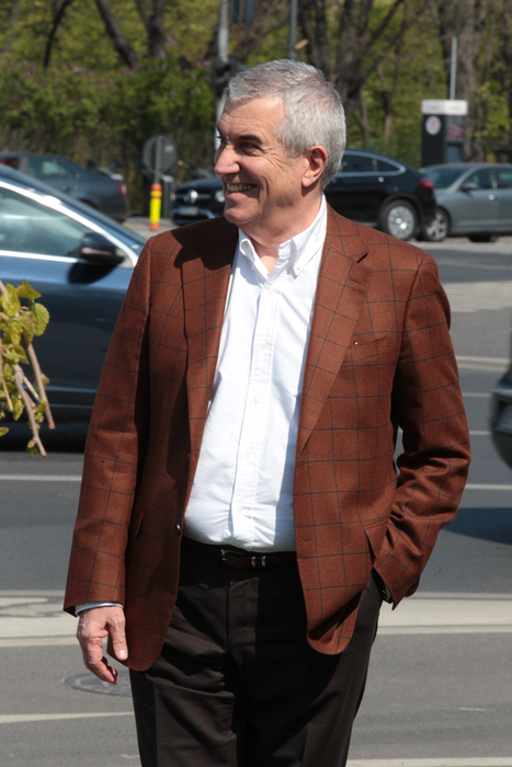 Călin Popescu Tăriceanu a ”fugit” de la birou cu un taxi Uber