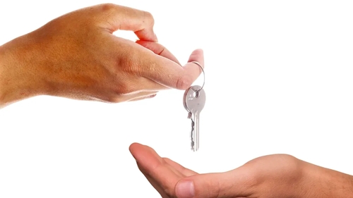 Proprietarul unui apartament din Cluj se dă de ceasul morții. Vrea să vândă și nu are cui: „Toată povestea asta imobiliară din Cluj e o fabulație”