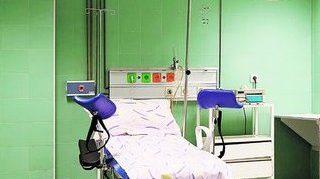 O femeie a nascut doi gemeni in localitati diferite