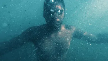 Recordul care a depășit limitele umane: omul care și-a ținut respirația peste 24 de minute sub apă