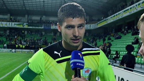 Credeati ca sotiile fotbalistilor traiesc bine! Nevasta unui jucator cu zeci de meciuri in Liga 1 se revolta! “Murim de foame!”