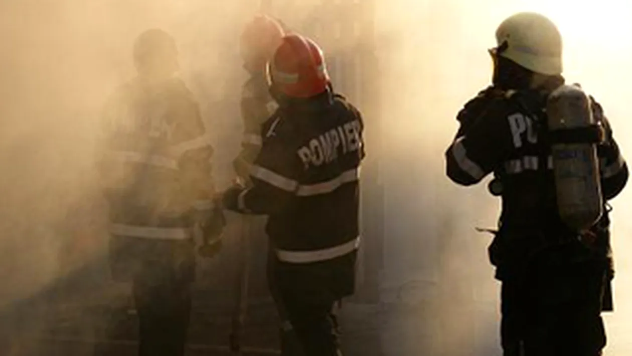 Incendiul de la centrala termica din Slobozia s-a extins! Noua echipaje de pompieri incearca sa il stinga!